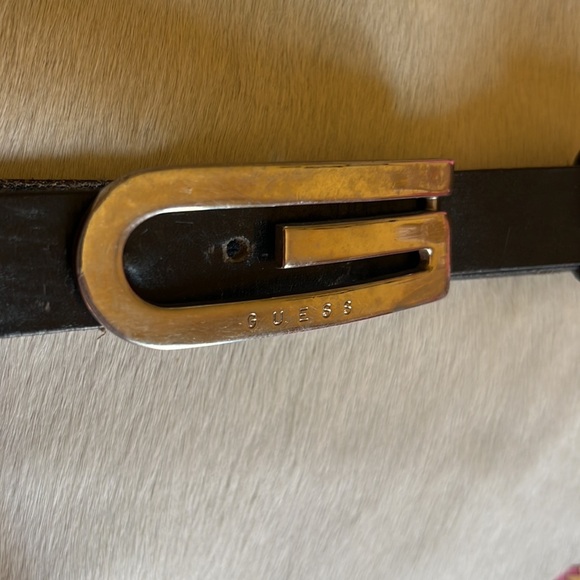 Guess black leather belt . Some wear on buckle szM - 30 - Picture 2 of 3